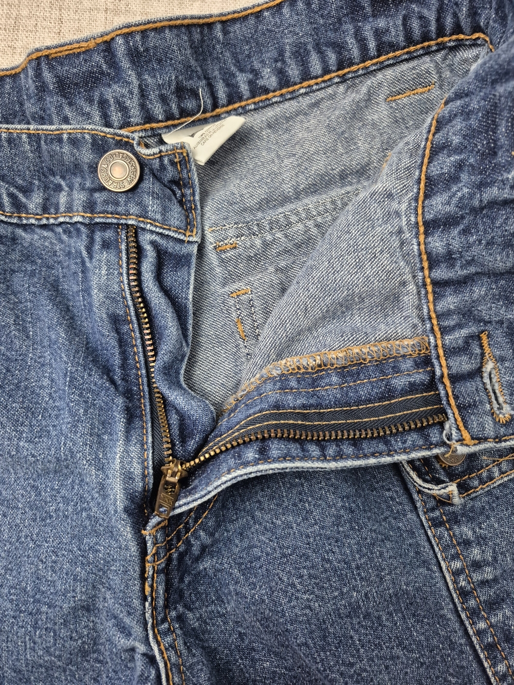 Vintage 1998 Levi's High Rise Cargo Shorts - Unisex 90s Style - Picture 6 of 12
